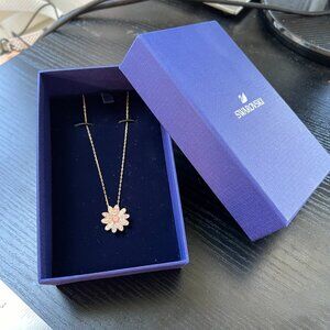 Swarovski Rose Gold Eternal Daisy Flower Pendant Necklace